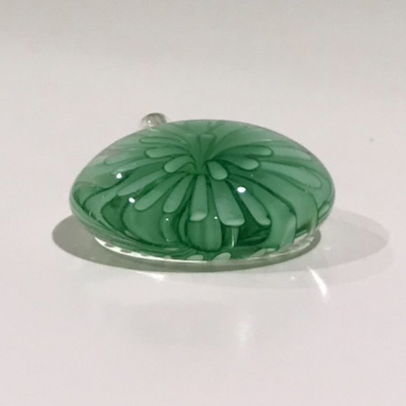 Beautiful Flower Pendant - Picture 4 of 9